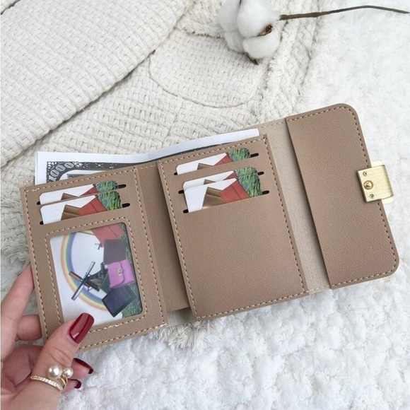⚠️Clearance Champagne Fashion Bifold Wallet / Cardholder - Picture 2 of 4
